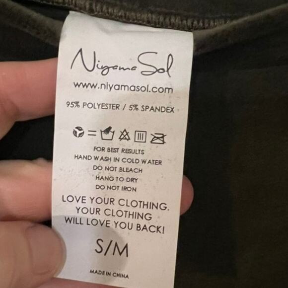 EUC Niyama Sol soft velour long sleeve crop top backless sexy built in bra szS/M - Picture 3 of 8